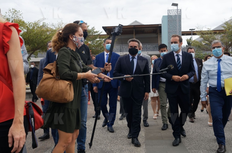 Rentre scolaire a La Reunion pour le ministre de l'Outremer Sebastien Lecornu - Back to school in La Reunion for French overseas minister Sebastien Lecornu