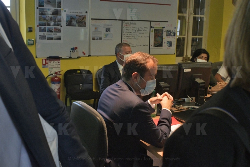 Le ministre des Outre-mer Sebastion Lecornu est arrive a La Reunion. Overseas Minister Sebastion Lecornu arrived in La Reunion