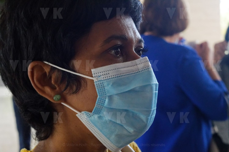 Sebastien Lecornu, ministre de l'Outre-mer, echange avec les 24 maires de La Reunion. Sebastien Lecornu, Minister of Overseas France, talks with the 24 mayors of La Reunion.