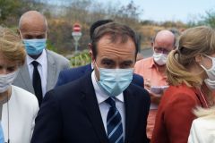 Rentre scolaire a La Reunion pour le ministre de l'Outremer Sebastien Lecornu - Back to school in La Reunion for French overseas minister Sebastien Lecornu