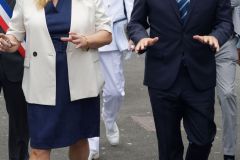 Rentre scolaire a La Reunion pour le ministre de l'Outremer Sebastien Lecornu - Back to school in La Reunion for French overseas minister Sebastien Lecornu