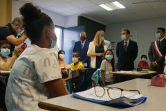 Rentre scolaire a La Reunion pour le ministre de l'Outremer Sebastien Lecornu - Back to school in La Reunion for French overseas minister Sebastien Lecornu