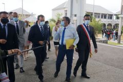 Rentre scolaire a La Reunion pour le ministre de l'Outremer Sebastien Lecornu - Back to school in La Reunion for French overseas minister Sebastien Lecornu