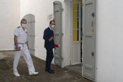 Le ministre des Outre-mer Sebastion Lecornu est arrive a La Reunion. Overseas Minister Sebastion Lecornu arrived in La Reunion