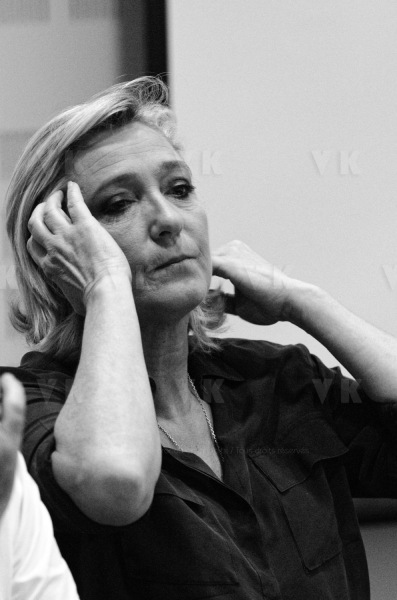 Conference de presse de Marine Le Pen a La Reunion