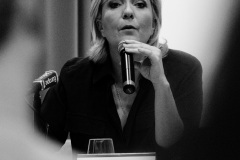 Conference de presse de Marine Le Pen a La Reunion