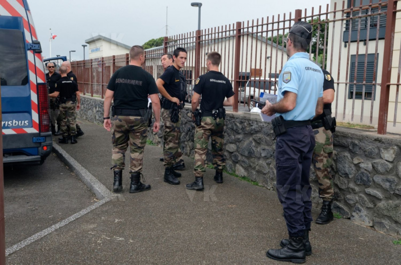 Vol MH370 : patrouilles a pied de gendarmerie pour les recherche de debris | 08-2015