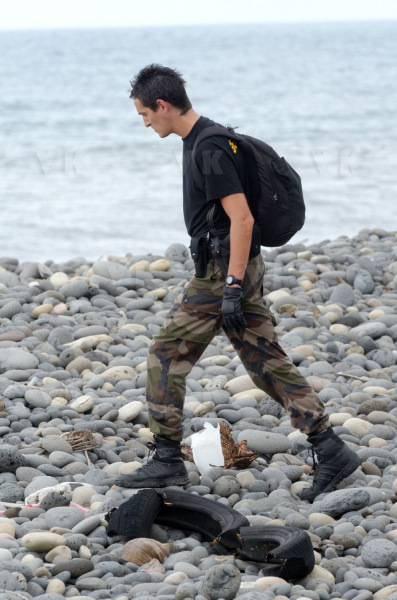 Vol MH370 : patrouilles a pied de gendarmerie pour les recherche de debris | 08-2015