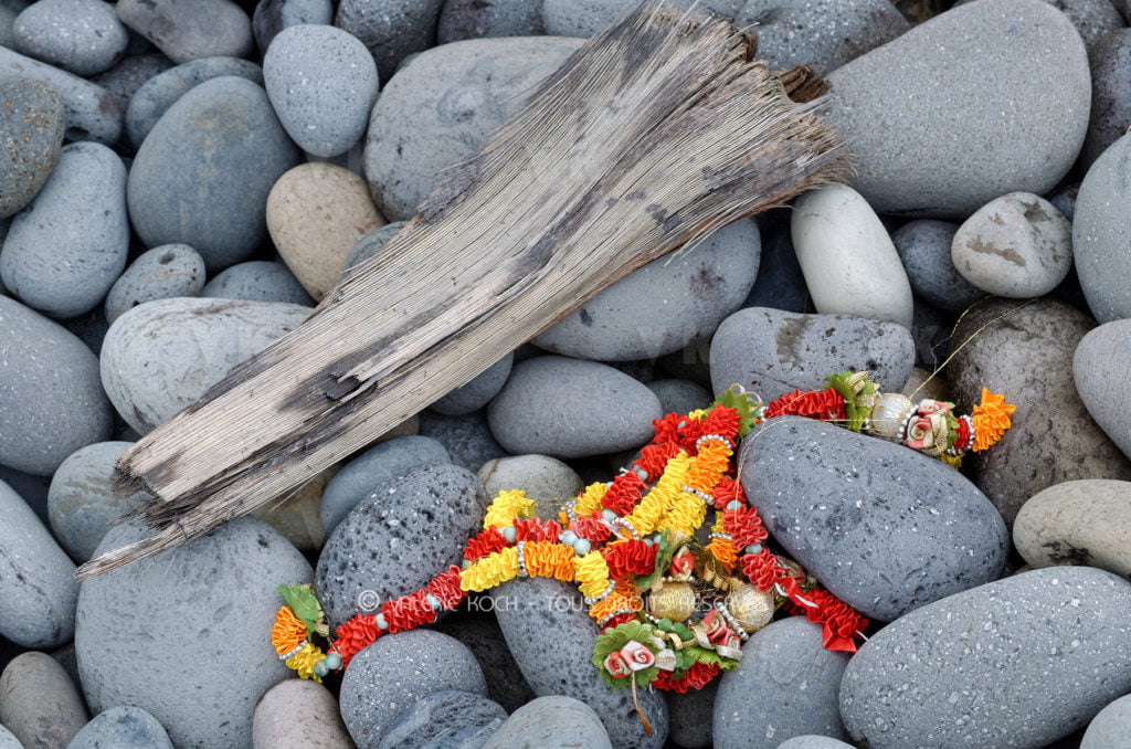 Le caillou au milieu de l'océan © Valérie Koch - Reproduction interdite / Tous droits réservés