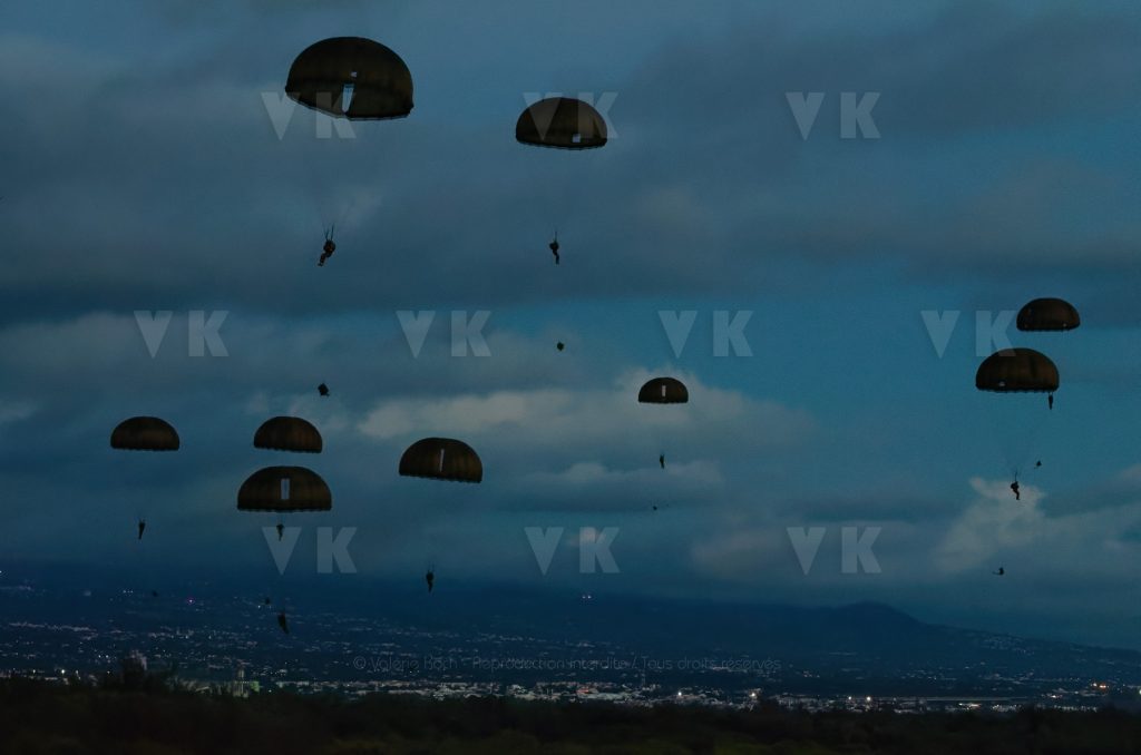 Sauts de nuit avec le 2e RPIMa © Valérie Koch - Reproduction interdite / Tous droits réservés