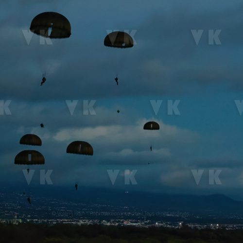 Sauts de nuit avec le 2e RPIMa © Valérie Koch - Reproduction interdite / Tous droits réservés