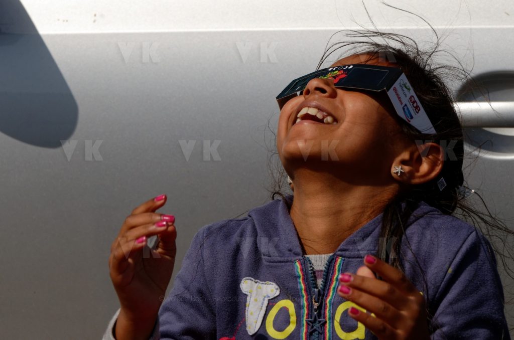 Observation de l'éclipse annulaire © Valérie Koch - Reproduction interdite / Tous droits réservés