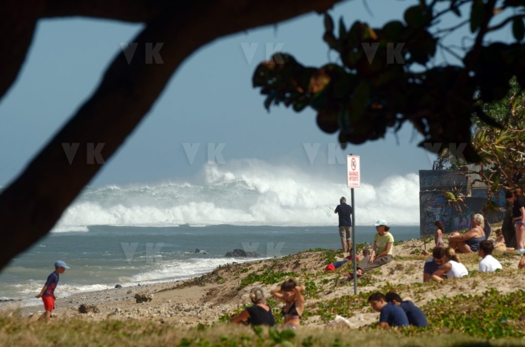 Houle australe à Saint-Pierre © Valérie Koch - Reproduction interdite / Tous droits réservés