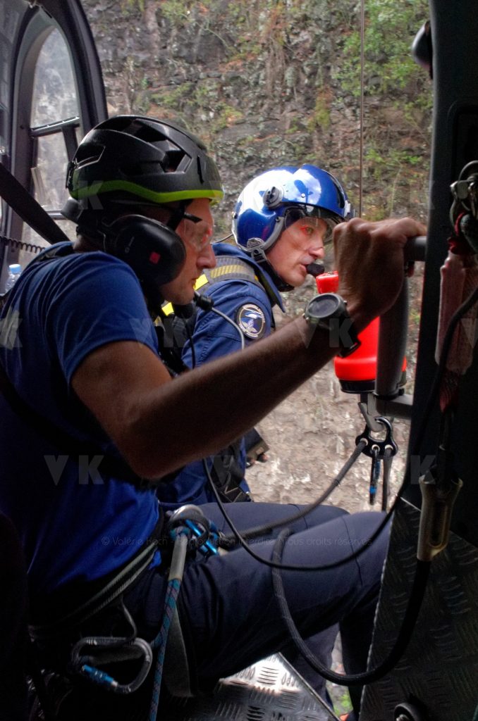 Operation de sauvetage avec le PGHM et la SAG © Valérie Koch - Reproduction interdite / Tous droits réservés