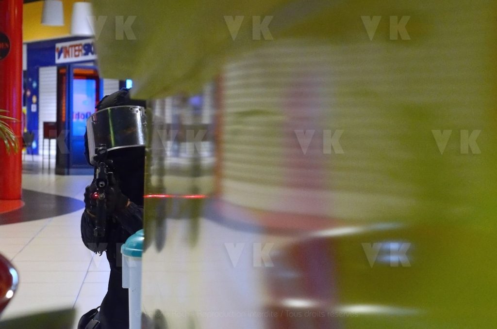 Exercice de contre-terrorisme gendarmerie © Valérie Koch - Reproduction interdite / Tous droits réservés