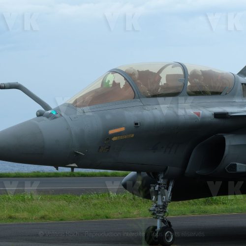 Rafale et ravitailleur MRTT a La Reunion dans le cadre de la mission SHIKRA. Rafale and MRTT refueller in La Reunion as part of the SHIKRA mission © Valérie Koch - Reproduction interdite / Tous droits réservés